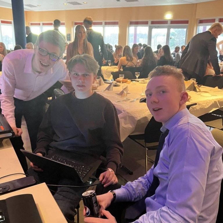 photo-2332023-18-54-17