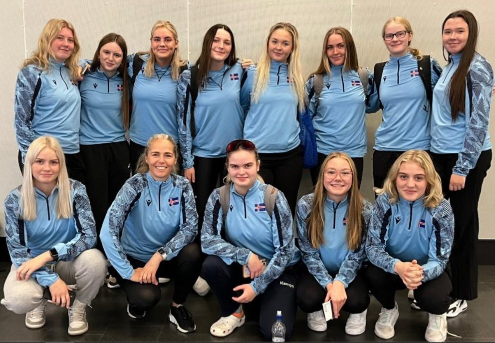 Þátttakendur í SheRuns 2022 frá FG ásamt Írenu Óskarsdóttur, íþróttakennara.