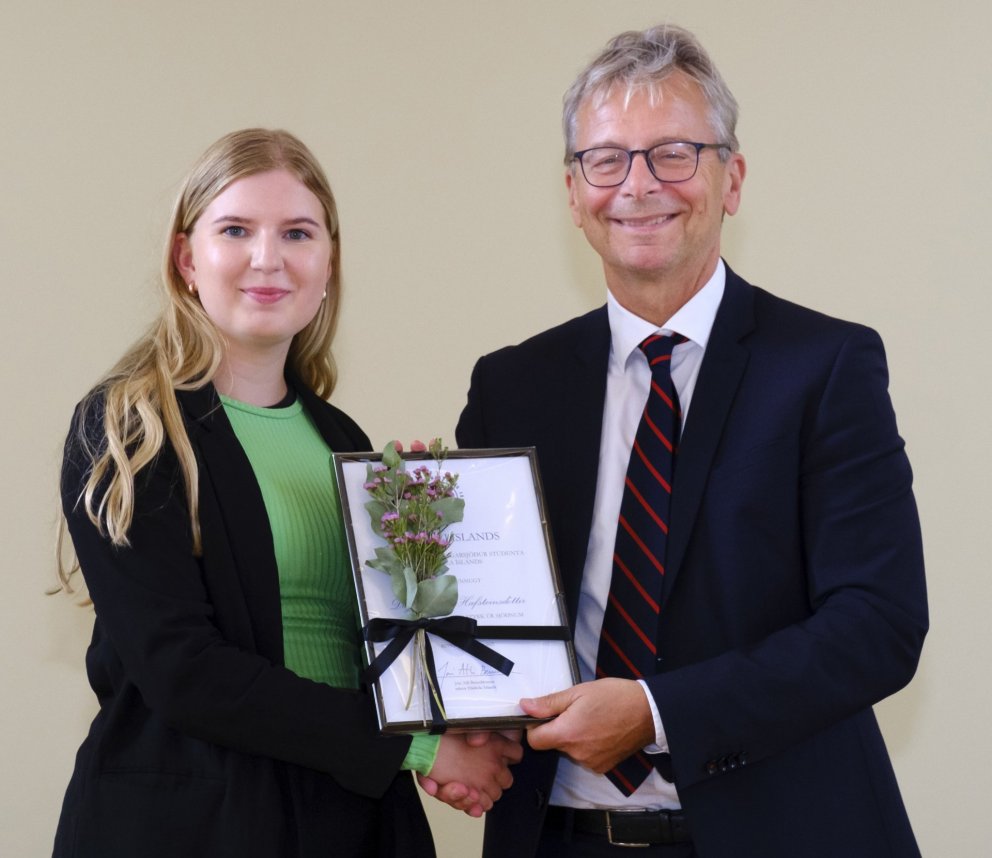 Dagmar Hafsteinsdóttir ásamt Jóni Atla Benediktssyni, rektor H.Í.