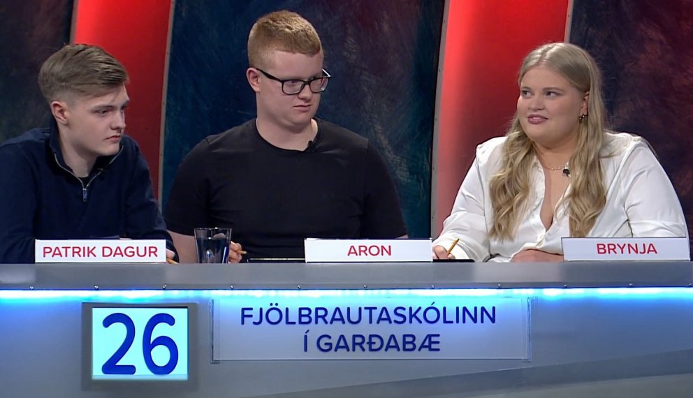Patrik, Aron og Brynja í sjónvarpssal.