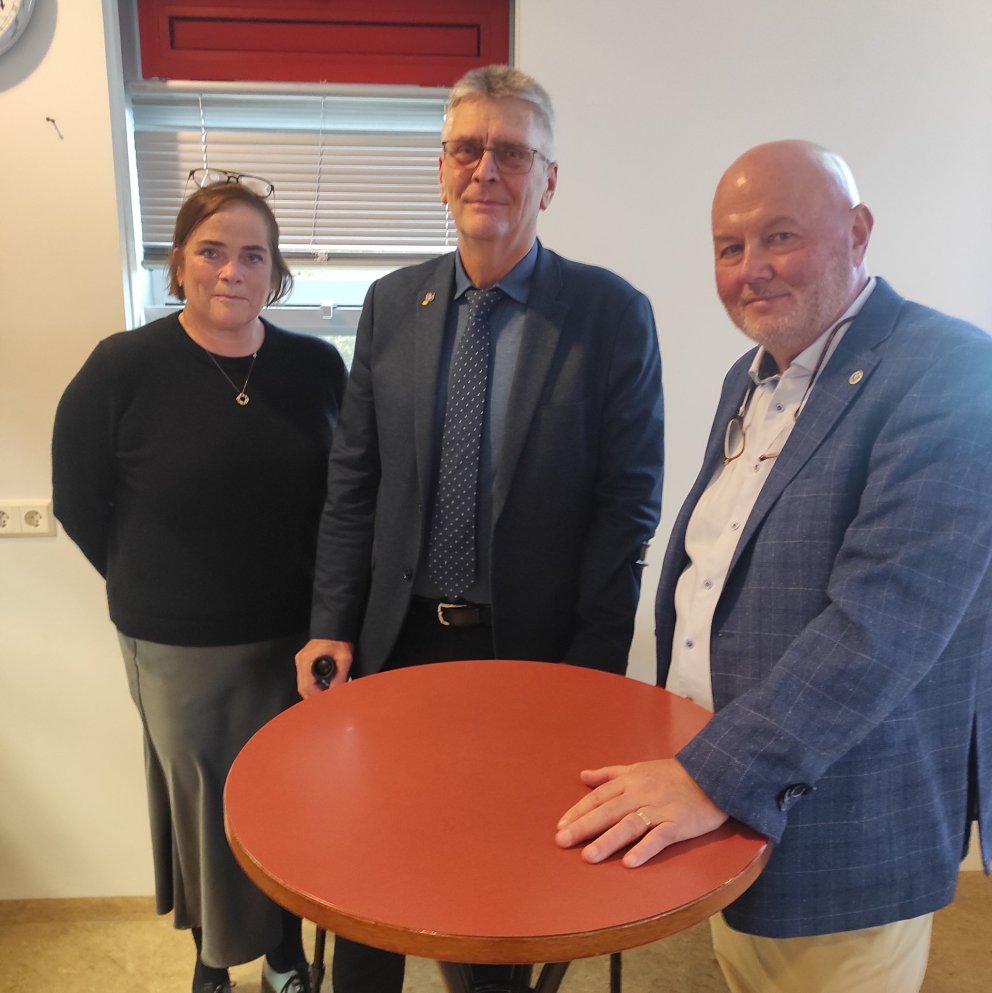 Anna María Gunnarsdóttir, aðstoðarskólameistari, Guðmundur Ingi Kristinsson, menntamálaráðherra og K…