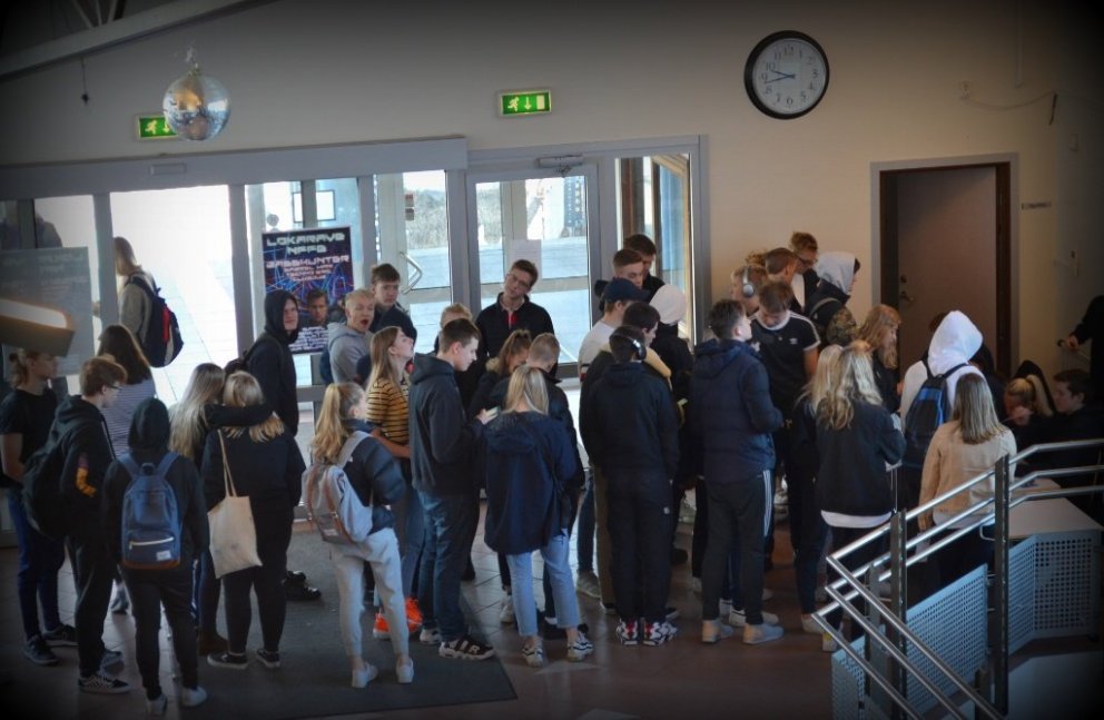 Svíinn Basshunter skemmtir á síðasta balli skólaársins