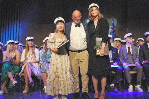 Dúxar á vorönn, Herdís Heiða Jing Guðjohnsen og Birna Sól Guðmundsdóttir með Kristni Þorsteinssyni,s…