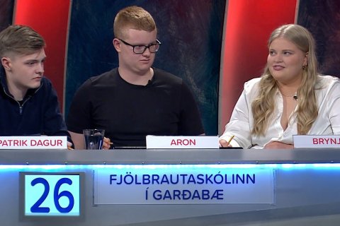 Patrik, Aron og Brynja í sjónvarpssal.