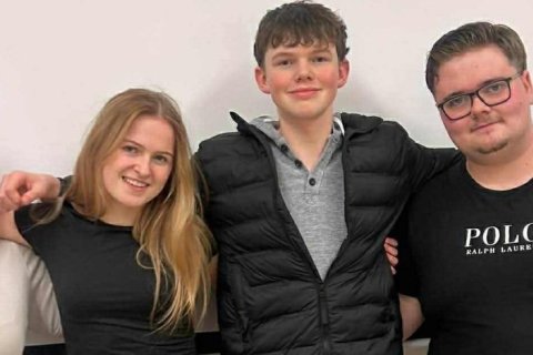 Lið FG ætlar að gera sitt besta í verja málstað sinn gegn MB (f.v. Karma, Andrea, Brynjólfur og Hauk&hellip;