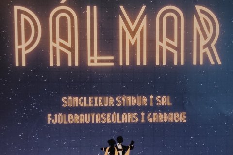 Lifnar yfir félagslífinu - söngleikurinn Pálmar sýndur