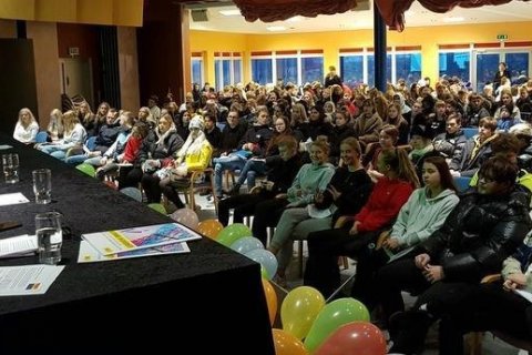 Panelumræður í Urðarbrunni