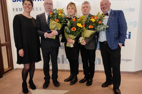 F.v. Snjólaug Bjarnadóttir aðstoðarskólameistari, Svavar Bragi Jónsson, Hulda Friðjónsdóttir, Leifur…