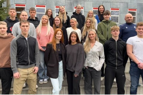 Þessi flotti hópur Ingvars safnaði dósum fyrir einstök börn.